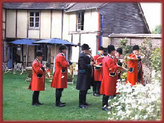 Chasse a courre au depart des chambres d'hote Le Kilt a Lyons la Foret dans l'eure en Normandie