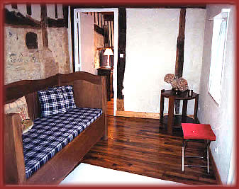 Salon dans chambre d'hote de charme Le Kilt a Lyons la Foret dans l'eure en Normandie